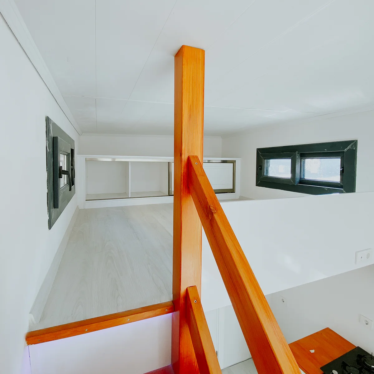 AKINVAN-TINYHOUSE-8metre+loftlu-4